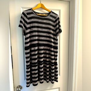 LOFT knee length relaxed dress